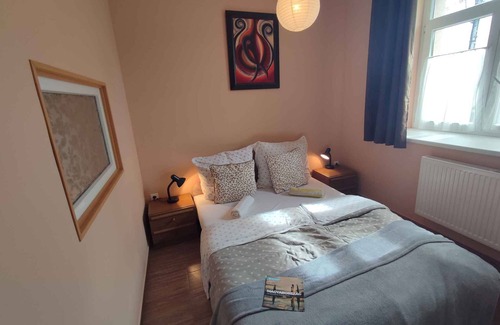 Heviz House | Holiday home with a beautiful garden and internet