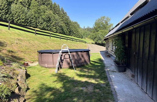 Stara Paka House | Holiday home with a swimming pool in a semi-selit in the Staropacks mountains