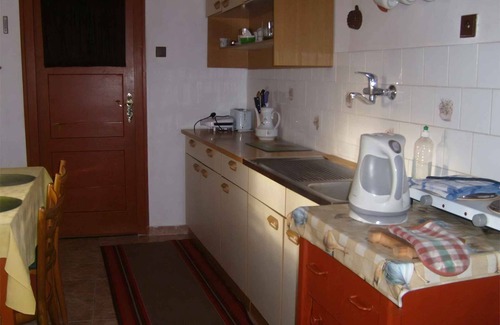 Kolinec House | Holiday home With baby bed and satellite TV
