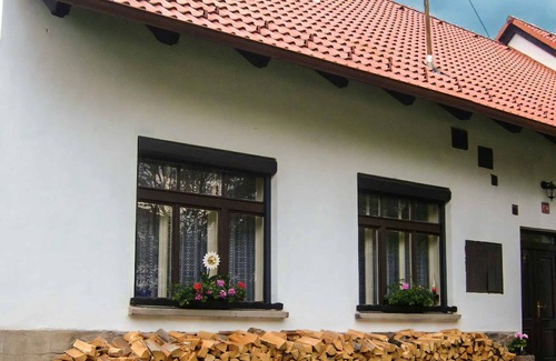 Kolinec House | Holiday home With baby bed and satellite TV