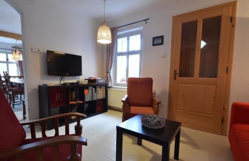 Zlata Olesnice Apartment | holiday home with garden in quiet mountain village