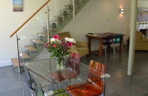 Tilney Fen End House | Holiday home with Tennis Court