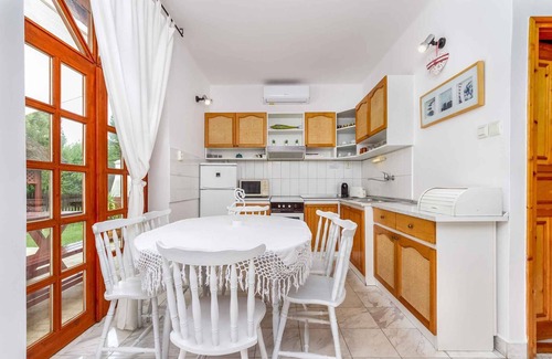 Balatonbereny House | Holiday home with outdoor pool and air conditioning