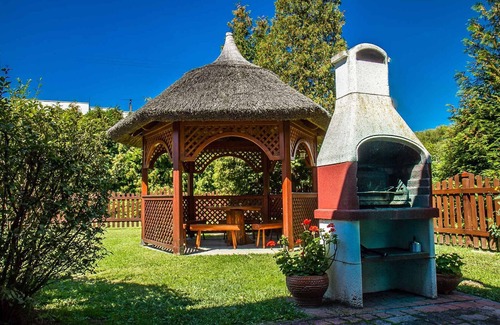 Balatonbereny House | Holiday home with outdoor pool and air conditioning
