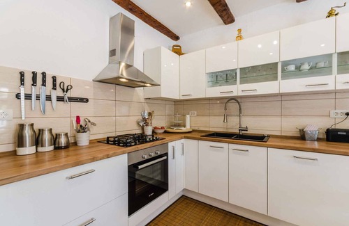 Drivenik House | Holiday home with outdoor swimming pool and summer kitchen