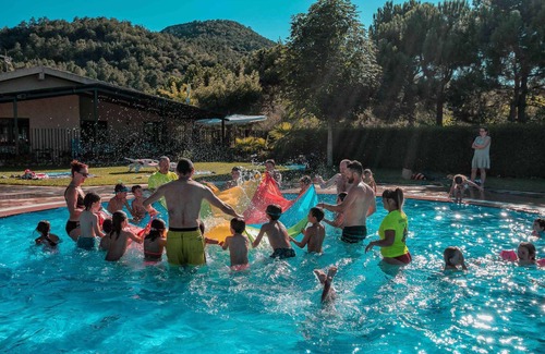 Prades House | Holiday home with outdoor pool