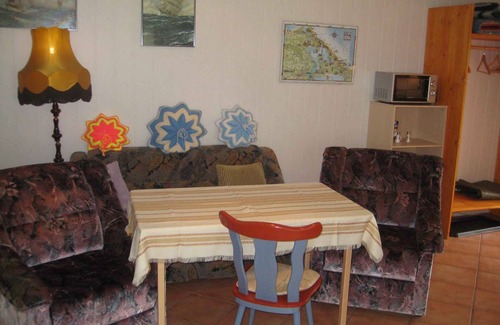 Kamminke House | Holiday home with terrace and pool