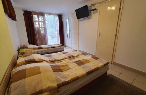Siofok-Sosto House | Holiday home with terrace and dishwasher