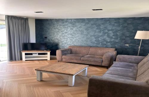 Zevenhuizen House | Holiday Home Zevenhuizen near Rottemeren