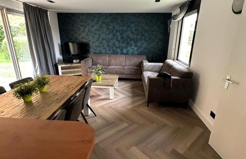 Zevenhuizen House | Holiday Home Zevenhuizen near Rottemeren
