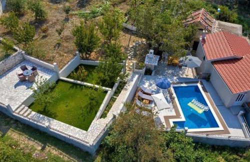 Tucepi House | Holiday house Alina with heated Pool