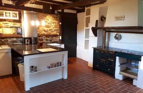 Antweiler Apartment | Holiday house "Altes Steinhaus" (max 9 persons) - Landhaus am Aremberg