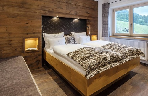 Mittelberg Apartment | Holiday house, bath, toilet, 4 or more bedrooms - Bergchalet Baad