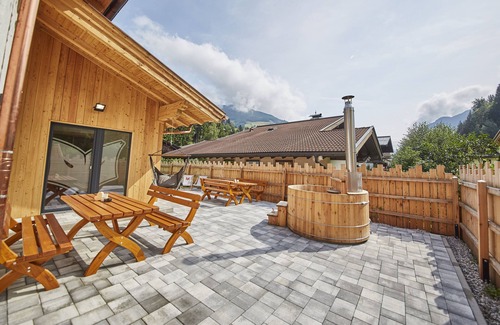 Viehhofen Ski Chalet | Holiday house/chalet with sauna, hot pot and home cinema - whole house