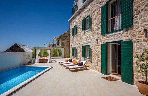 Donji Humac House | Holiday house Donji Humac for 1 - 12 persons with 6 bedrooms - Holiday house