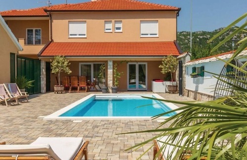Vrgorac House | Holiday house Dragljane for 1 - 8 persons with 4 bedrooms - Holiday house
