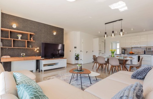 Dugopolje House | Holiday house Dugopolje for 1 - 8 persons with 4 bedrooms - Holiday house