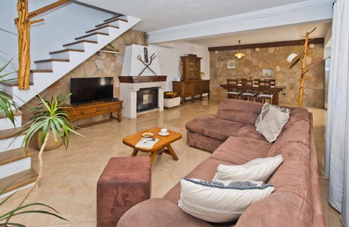 Bogomolje House | Holiday house Gdinj for 1 - 8 persons with 3 bedrooms - Holiday house