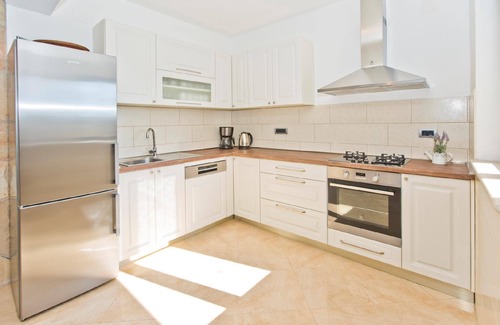 Bogomolje House | Holiday house Gdinj for 1 - 8 persons with 3 bedrooms - Holiday house