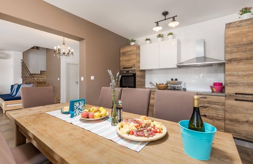 Belavici House | Holiday house Hreljici for 1 - 8 persons with 3 bedrooms - Holiday house