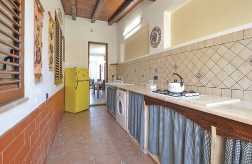 Ficarazzi Villa | HOLIDAY HOUSE IN MUCERA DIRECTLY BY THE SEA