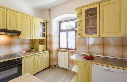 Tinjan House | Holiday House Karla Valentina