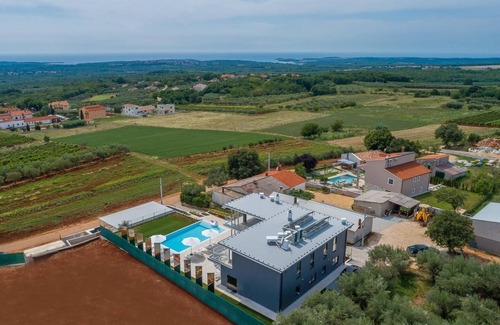 Kastelir-Labinci House | Holiday house Kastelir for 1 - 10 persons with 5 bedrooms - Holiday house