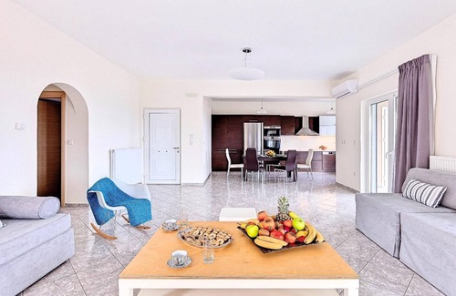 Kournas House | Holiday house Kourna for 1 - 12 persons with 4 bedrooms - Holiday house