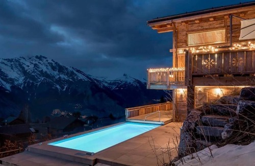 Mayens-de-Riddes Ski Chalet | Holiday house La Tzoumaz for 10 - 12 persons with 5 bedrooms - Holiday house