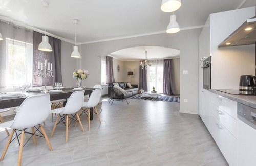 Becici House | Holiday house Labin for 1 - 8 persons with 4 bedrooms - Holiday home