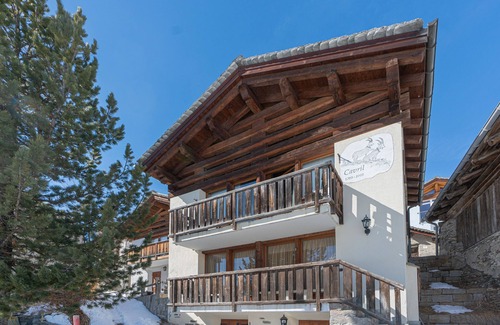 Maloja House | Holiday house Maloja for 1 - 6 persons with 3 bedrooms - Holiday house