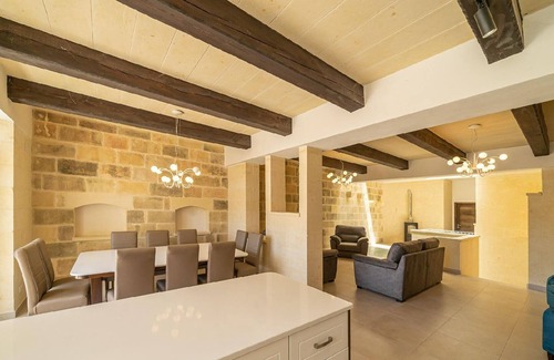 Munxar House | Holiday house Munxar for 1 - 10 persons with 5 bedrooms - Row house