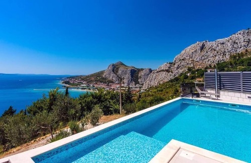 Borak House | Holiday house Omiš for 1 - 10 persons with 4 bedrooms - Holiday house