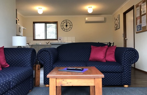 Grantville House | Holiday House on 6 acres (Farm Stay)