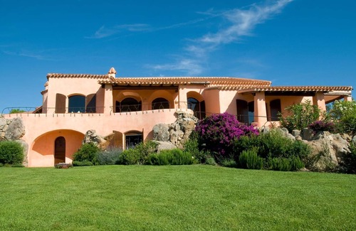 San Teodoro House | Holiday house San Teodoro for 1 - 14 persons with 6 bedrooms - Holiday house