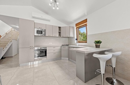 Liznjan House | Holiday house Šišan for 1 - 8 persons with 3 bedrooms - Holiday house