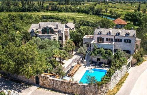 Zmijavci House | Holiday house Zmijavci for 1 - 20 persons with 10 bedrooms - Holiday home