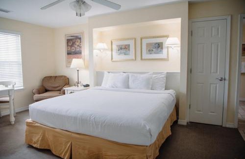 Canyon Lake Hotel | Holiday Inn Club Vacations Hill Country Resort at Canyon Lake