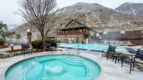 Gardnerville Hotel | Holiday Inn Club Vacations - David Walley's Resort