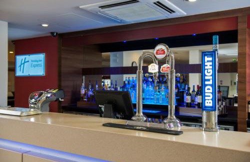 Bothamsall Hotel | Holiday Inn Express East Midlands Airport by IHG