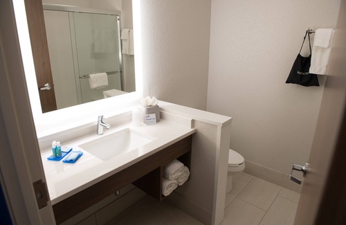 Jeffersonville - Clarksville Hotel | Holiday Inn Express & Suites Louisville N - Jeffersonville by IHG
