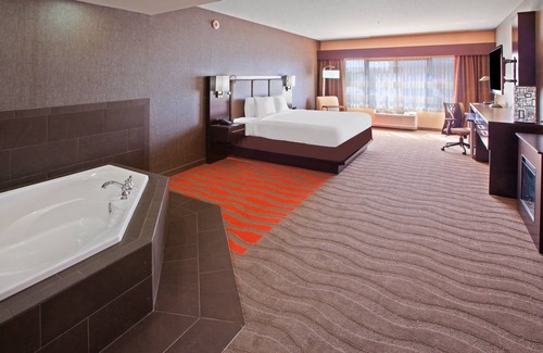 Edinburgh Hotel | Holiday Inn Express and Suites Columbus Edinburgh by IHG
