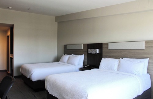 Pumpkin Center Hotel | Holiday Inn Express Bakersfield by IHG