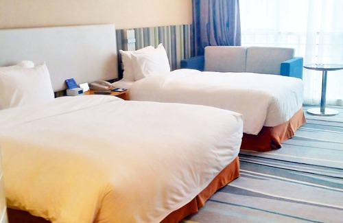 Jintai District Hotel | Holiday Inn Express Baoji City Centre by IHG