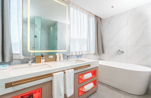 Bazhong Hotel | Holiday Inn Express Bazhong Center by IHG