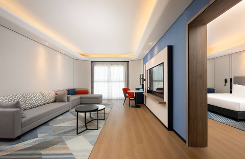 Middle Chaoyang Hotel | Holiday Inn Express Beijing Conference Center by IHG