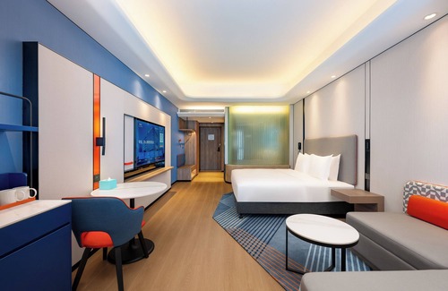 Middle Chaoyang Hotel | Holiday Inn Express Beijing Conference Center by IHG