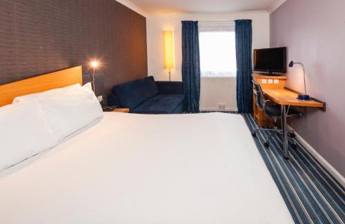 Little Hay Hotel | Holiday Inn Express Birmingham Airport NEC by IHG