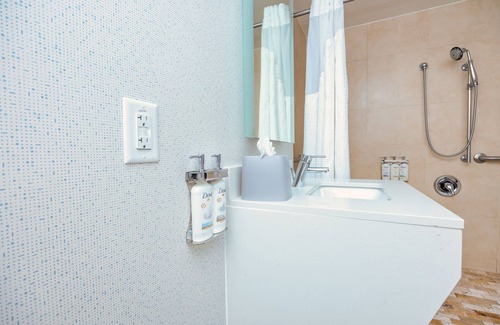 Saugus Hotel | Holiday Inn Express Boston - Saugus by IHG