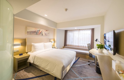 Shuangqiao District Hotel | Holiday Inn Express Chengde Downtown, an IHG Hotel